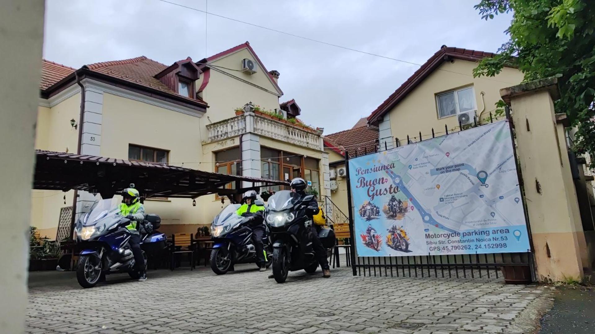 Pensiunea Buon Gusto Sibiu-Motorcyle Friendly,City Center エクステリア 写真